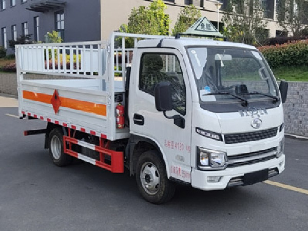 躍進(jìn)福運(yùn)S80氣瓶運(yùn)輸車