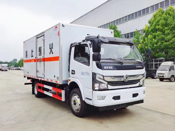 東風(fēng)多利卡D7雜項(xiàng)物品廂式運(yùn)輸車