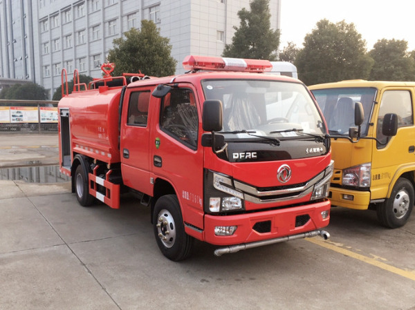 東風(fēng)雙排消防灑水車