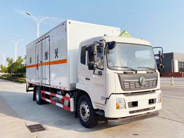 東風(fēng)天錦易燃氣體廂式運輸車