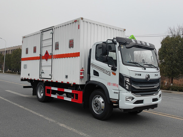 東風華神T3易燃液體廂式運輸車