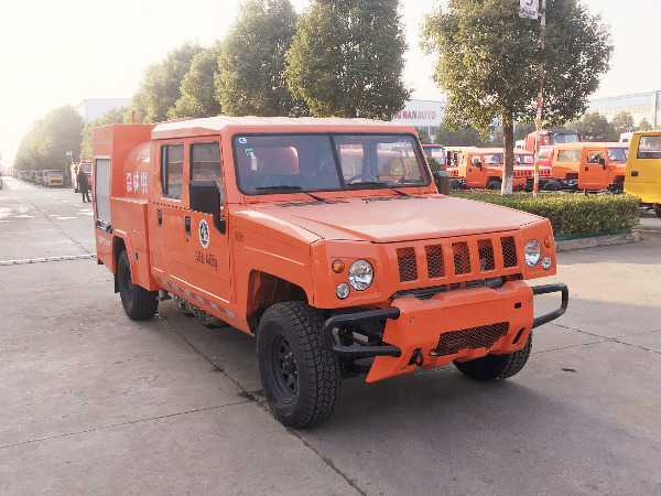 勇士四驅(qū)高壓噴霧車