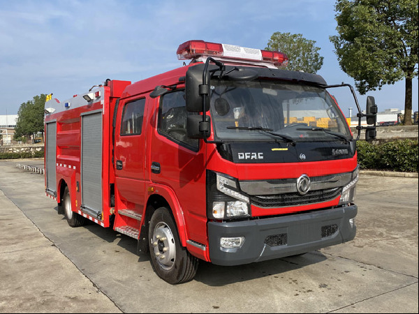 東風5噸水罐消防車