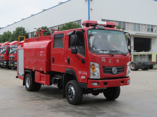 東風四驅(qū)遠程供水管線車