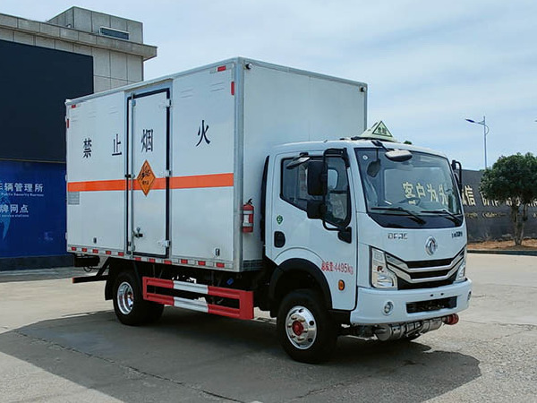 東風藍牌爆破器材運輸車