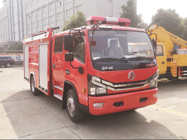 東風5噸泡沫消防車