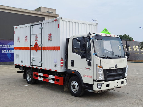 重汽悍將易燃?xì)怏w廂式運(yùn)輸車 重汽悍將易燃?xì)怏w廂式運(yùn)輸車