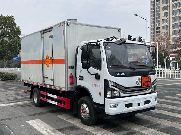 東風(fēng)5噸爆破器材運輸車